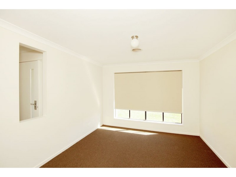 27 Melaleuca Drive, Forest Hill NSW 2651