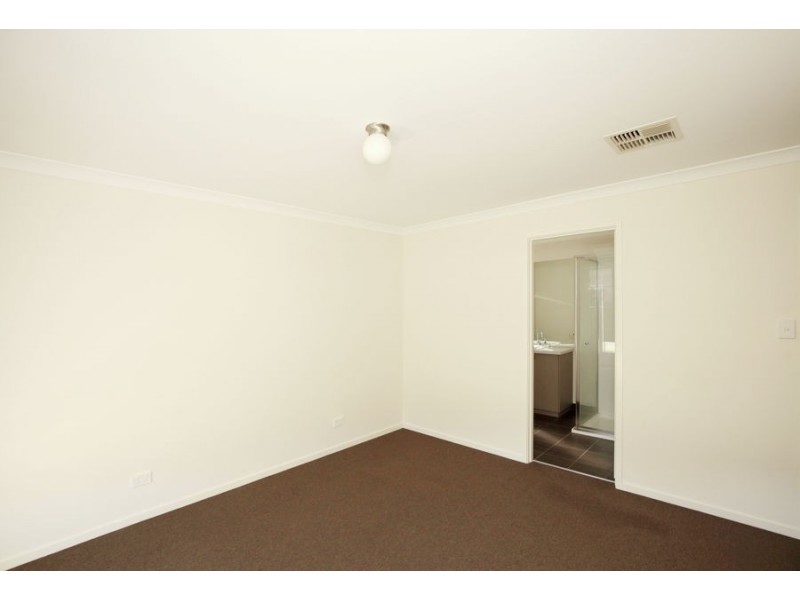 27 Melaleuca Drive, Forest Hill NSW 2651