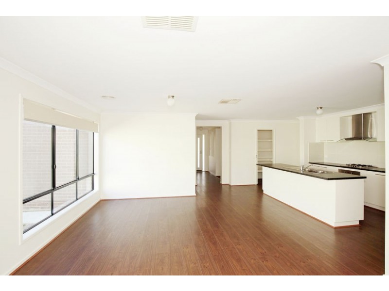 27 Melaleuca Drive, Forest Hill NSW 2651