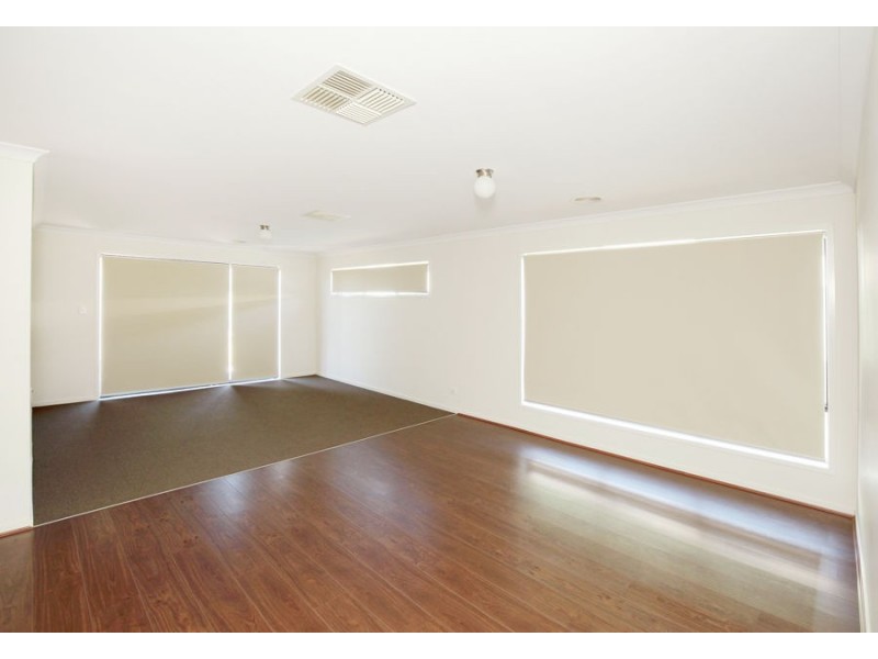 27 Melaleuca Drive, Forest Hill NSW 2651