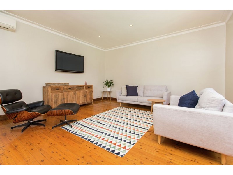 58 Coleman Street, Turvey Park NSW 2650