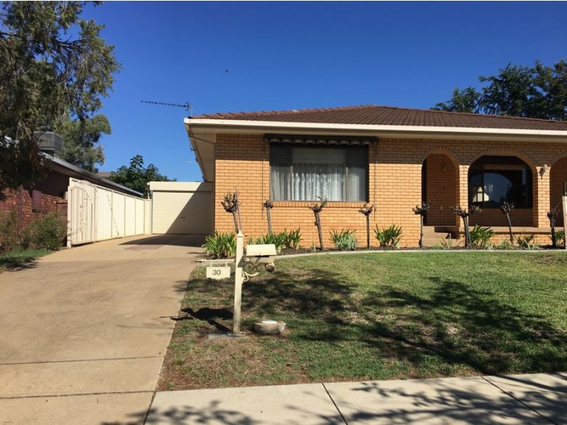 30 Pugsley Avenue, Estella NSW 2650