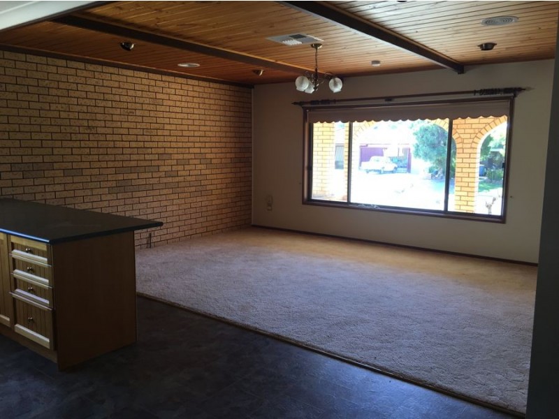 30 Pugsley Avenue, Estella NSW 2650