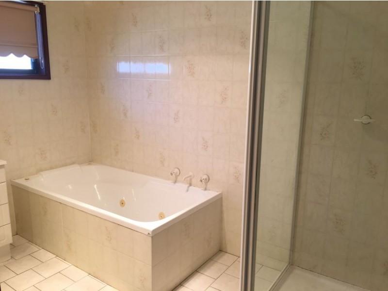 30 Pugsley Avenue, Estella NSW 2650