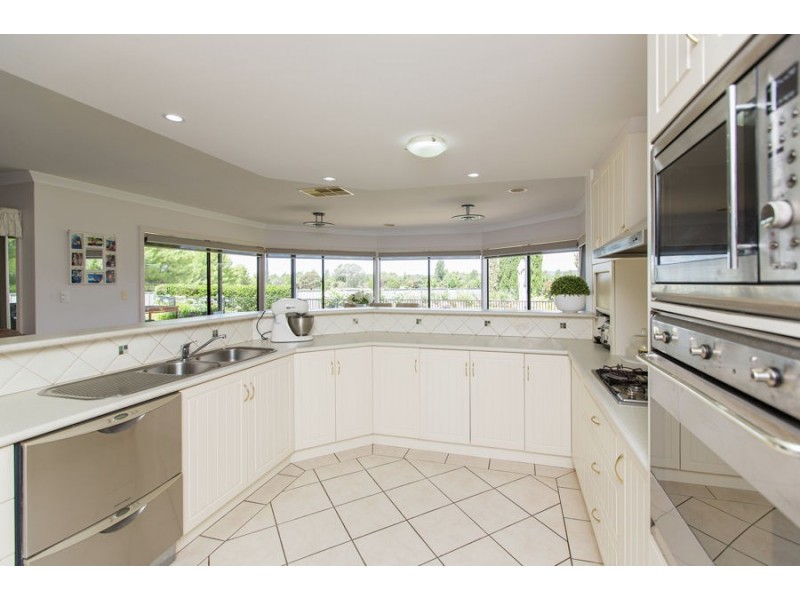 3 Mirbelia Drive, Springvale NSW 2650