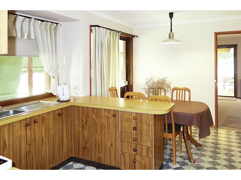10 Mixner Street, The Rock NSW 2655