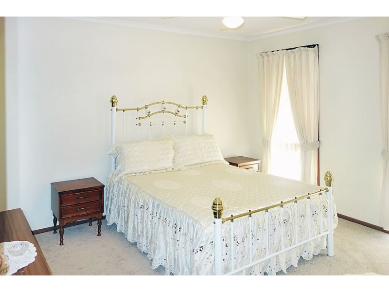 10 Mixner Street, The Rock NSW 2655
