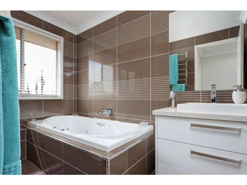 80 Veale Street, Ashmont NSW 2650