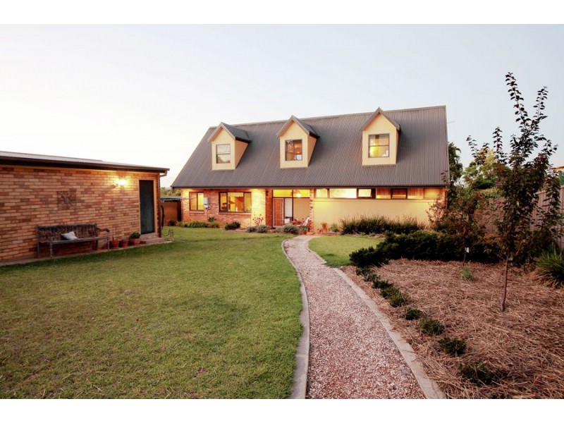 25 Athol Street, Turvey Park NSW 2650
