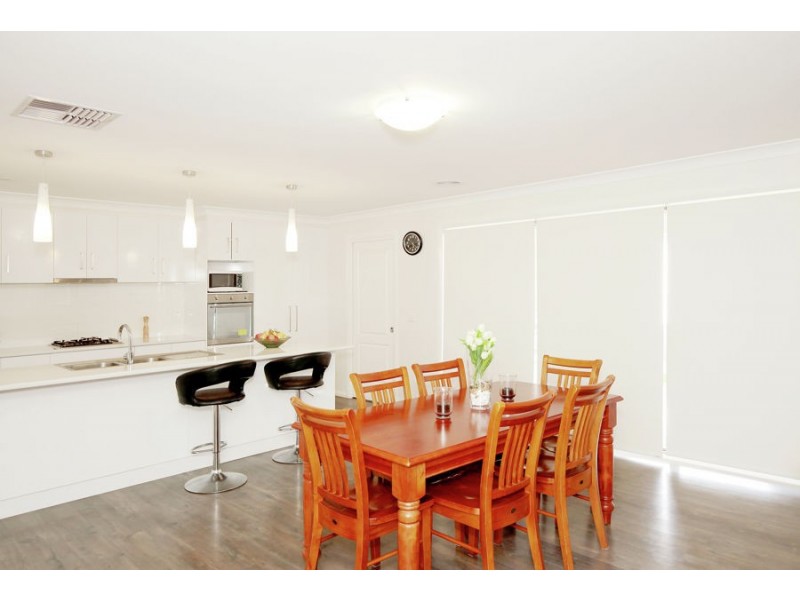 7 Pooginook Place, Bourkelands NSW 2650