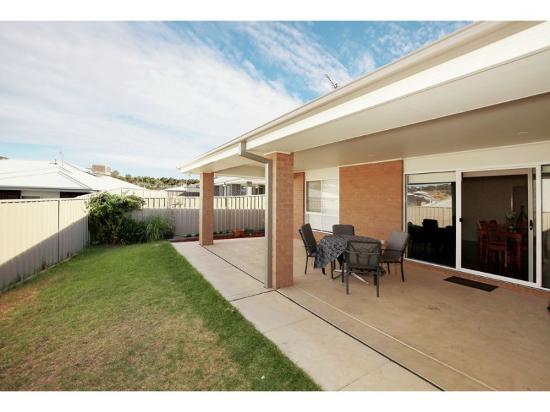 7 Pooginook Place, Bourkelands NSW 2650