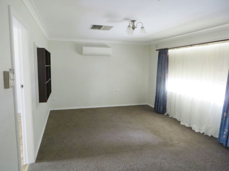 24 Baylis Street, Mangoplah NSW 2652