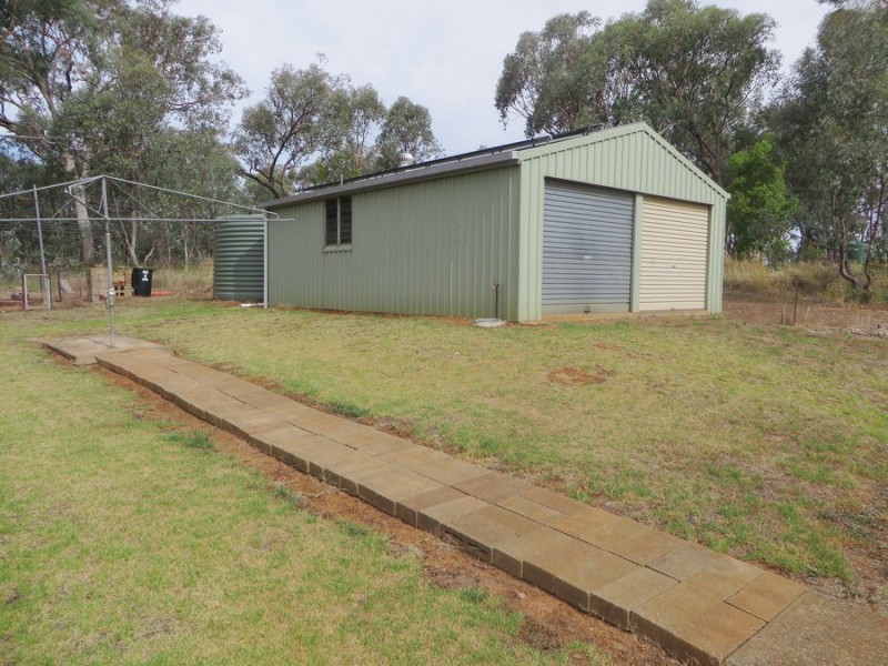 24 Baylis Street, Mangoplah NSW 2652