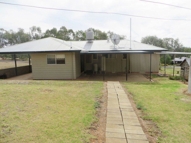 24 Baylis Street, Mangoplah NSW 2652