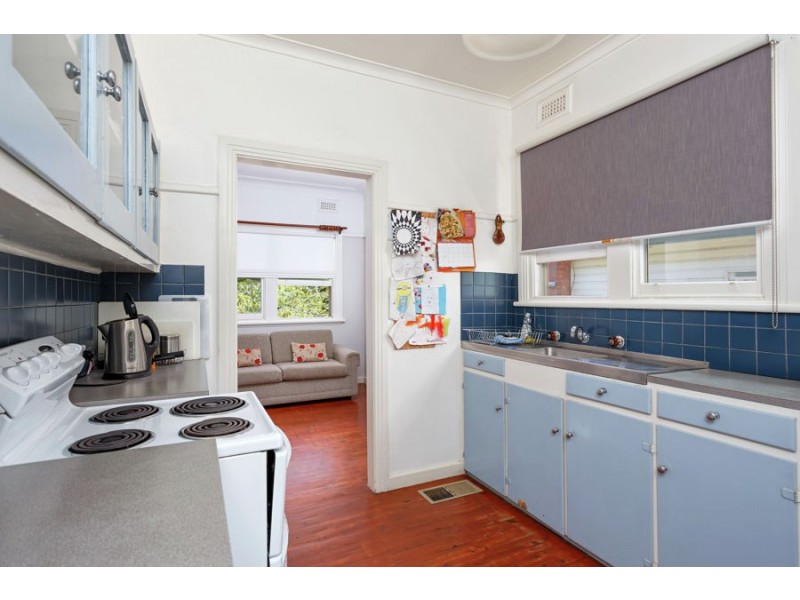 20 Blamey Street, Turvey Park NSW 2650