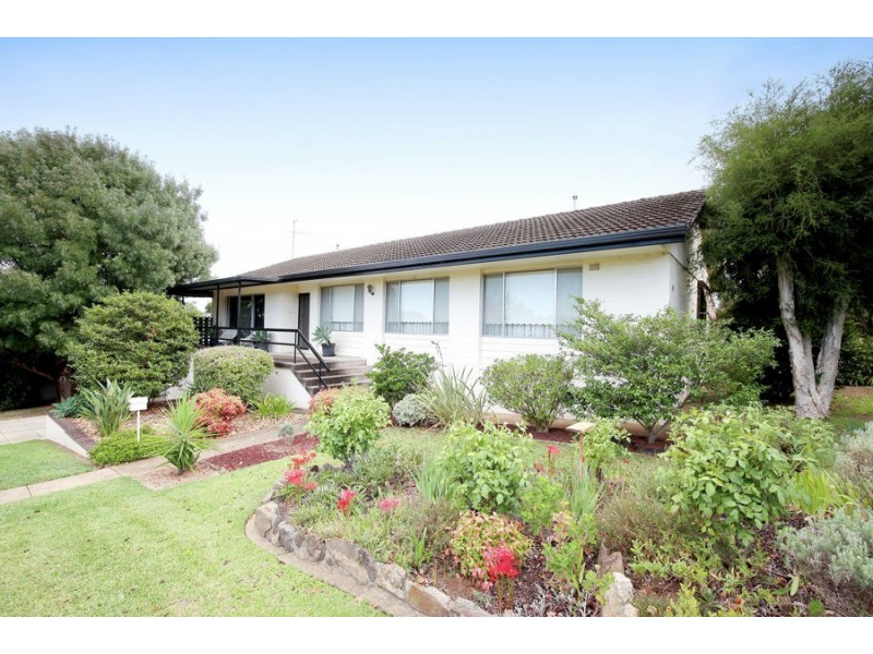 28 Marama Parade, Mount Austin NSW 2650