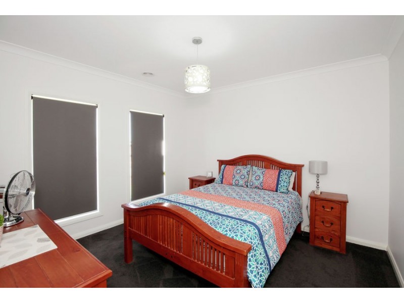 16 Ross Parkway, Estella NSW 2650