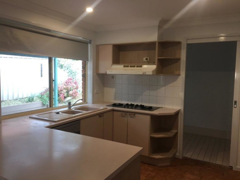 8 Randall Street, Kooringal NSW 2650