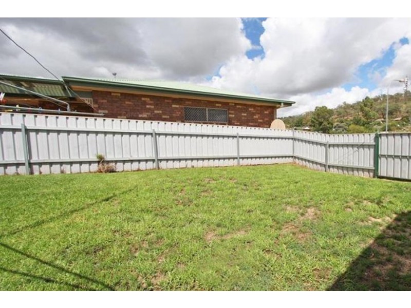 8 Randall Street, Kooringal NSW 2650