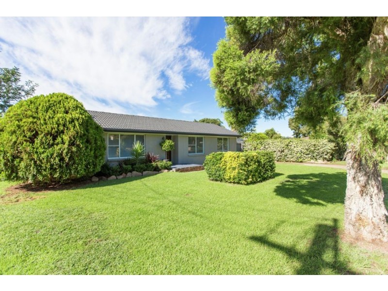 6 Tinga Crescent, Kooringal NSW 2650