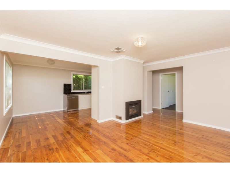 6 Tinga Crescent, Kooringal NSW 2650