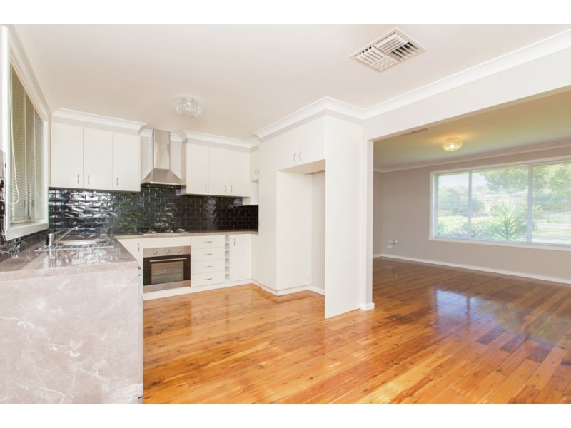 6 Tinga Crescent, Kooringal NSW 2650