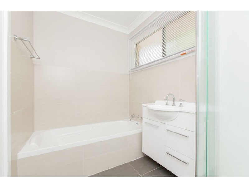 6 Tinga Crescent, Kooringal NSW 2650