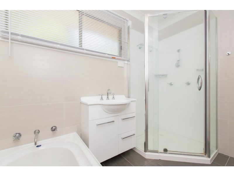 6 Tinga Crescent, Kooringal NSW 2650