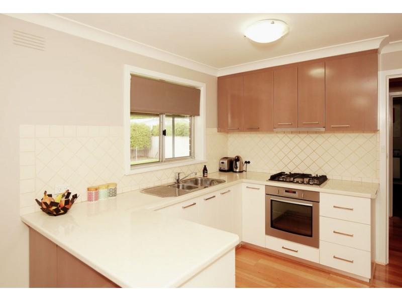 9 Geneva Crescent, Lake Albert NSW 2650