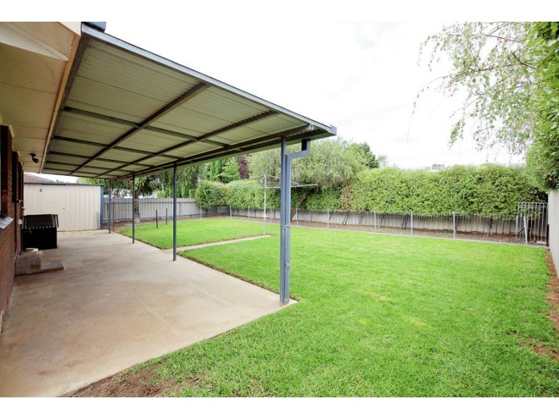 9 Geneva Crescent, Lake Albert NSW 2650