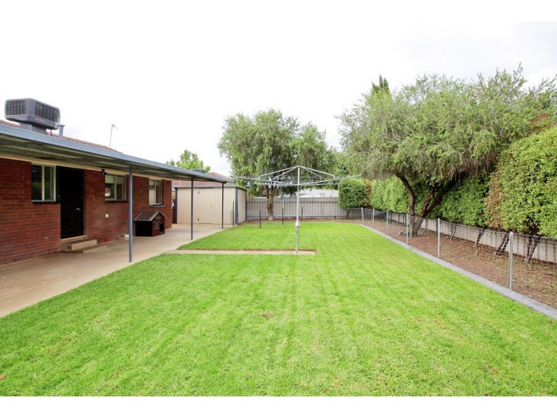 9 Geneva Crescent, Lake Albert NSW 2650