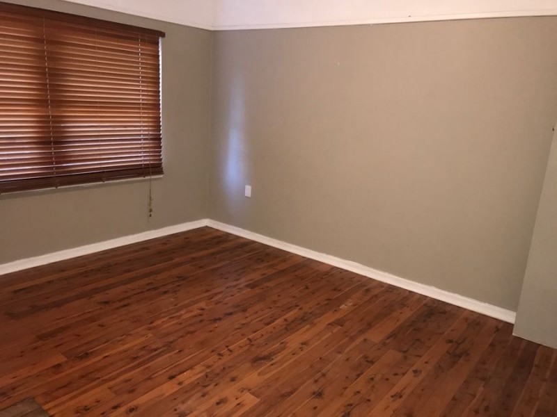 33 Bluett Cresent, Turvey Park NSW 2650
