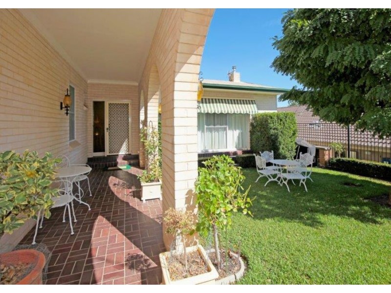 9 Godfrey Street, Tumut NSW 2720