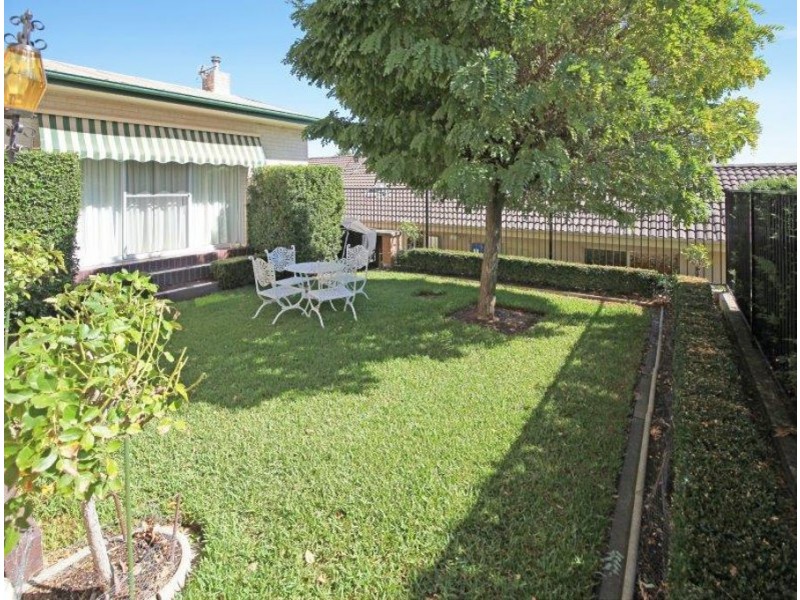 9 Godfrey Street, Tumut NSW 2720