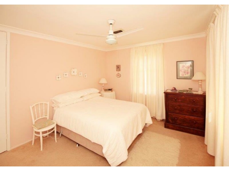 9 Godfrey Street, Tumut NSW 2720