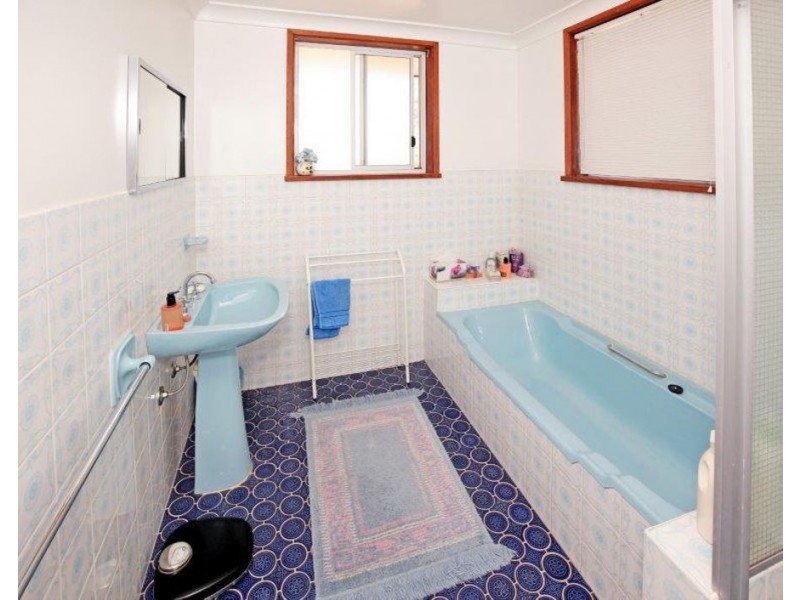 9 Godfrey Street, Tumut NSW 2720