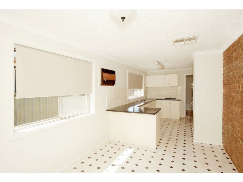 11 Main Street, Lake Albert NSW 2650