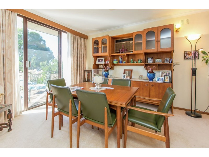 28 Lakeside Drive, Lake Albert NSW 2650