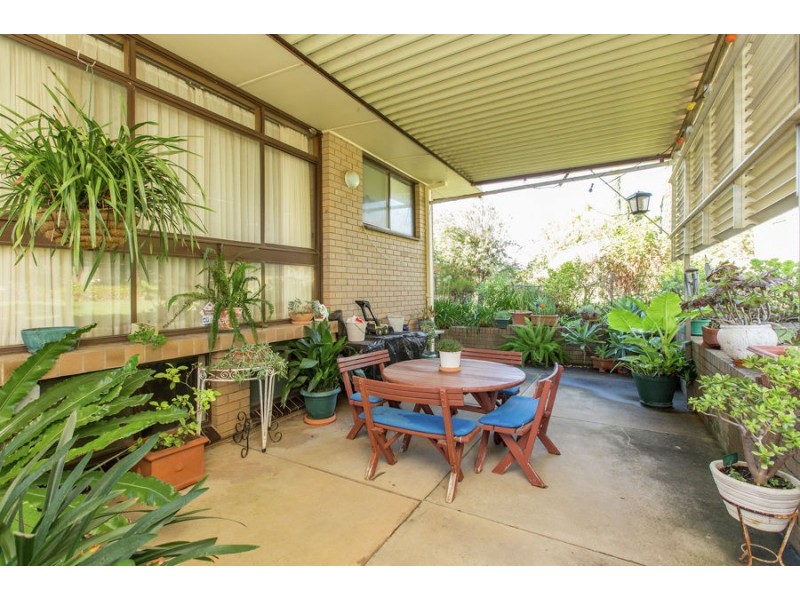 28 Lakeside Drive, Lake Albert NSW 2650