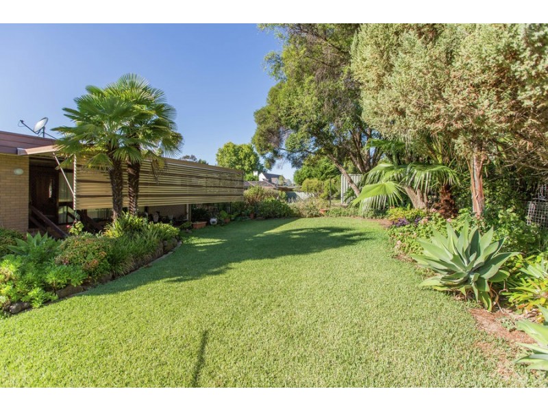 28 Lakeside Drive, Lake Albert NSW 2650