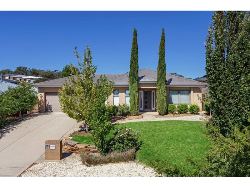 11 Osterley Street, Bourkelands NSW 2650