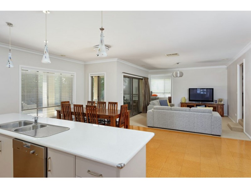 11 Osterley Street, Bourkelands NSW 2650