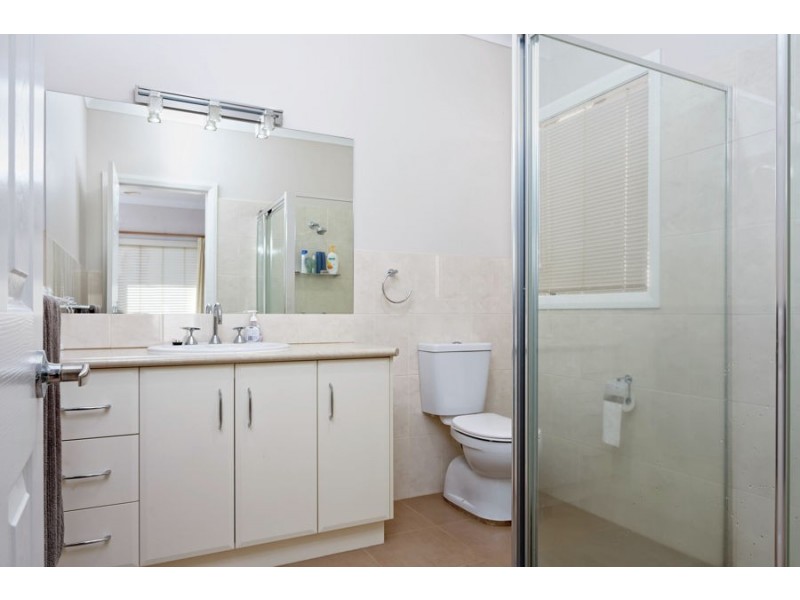 11 Osterley Street, Bourkelands NSW 2650