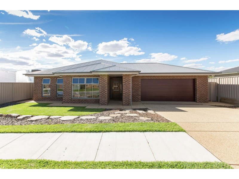 23 Charlton Street, Boorooma NSW 2650