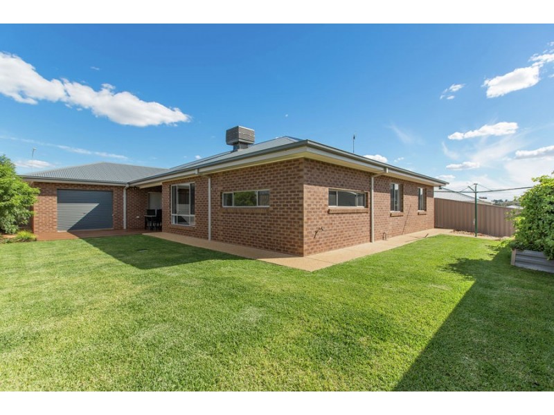 23 Charlton Street, Boorooma NSW 2650