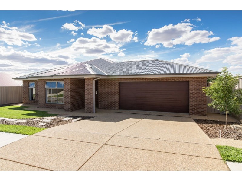 23 Charlton Street, Boorooma NSW 2650
