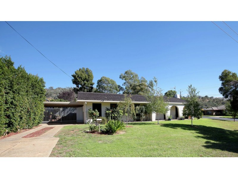 6 Sherwood Avenue, Kooringal NSW 2650