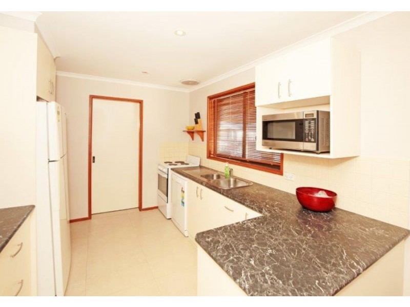 64 Undurra Drive, Glenfield Park NSW 2650