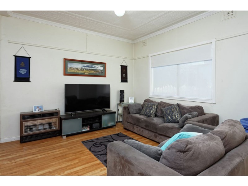 11 Heydon Avenue, Turvey Park NSW 2650