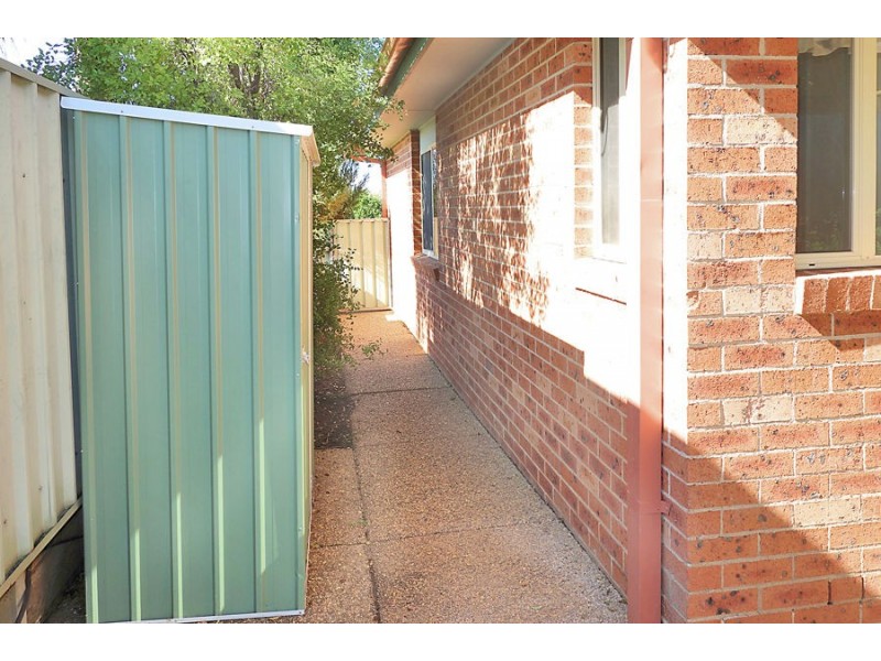 1/1 Minchin Place, Kooringal NSW 2650